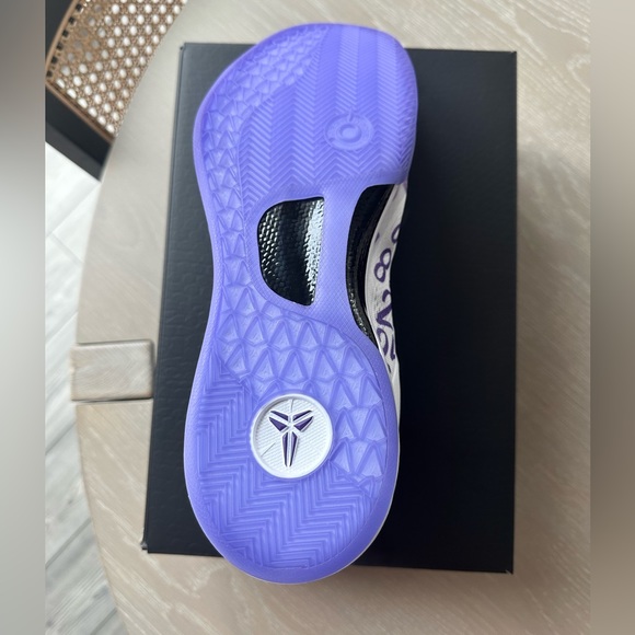 Nike Kobe 8 Protro - Picture 5 of 7